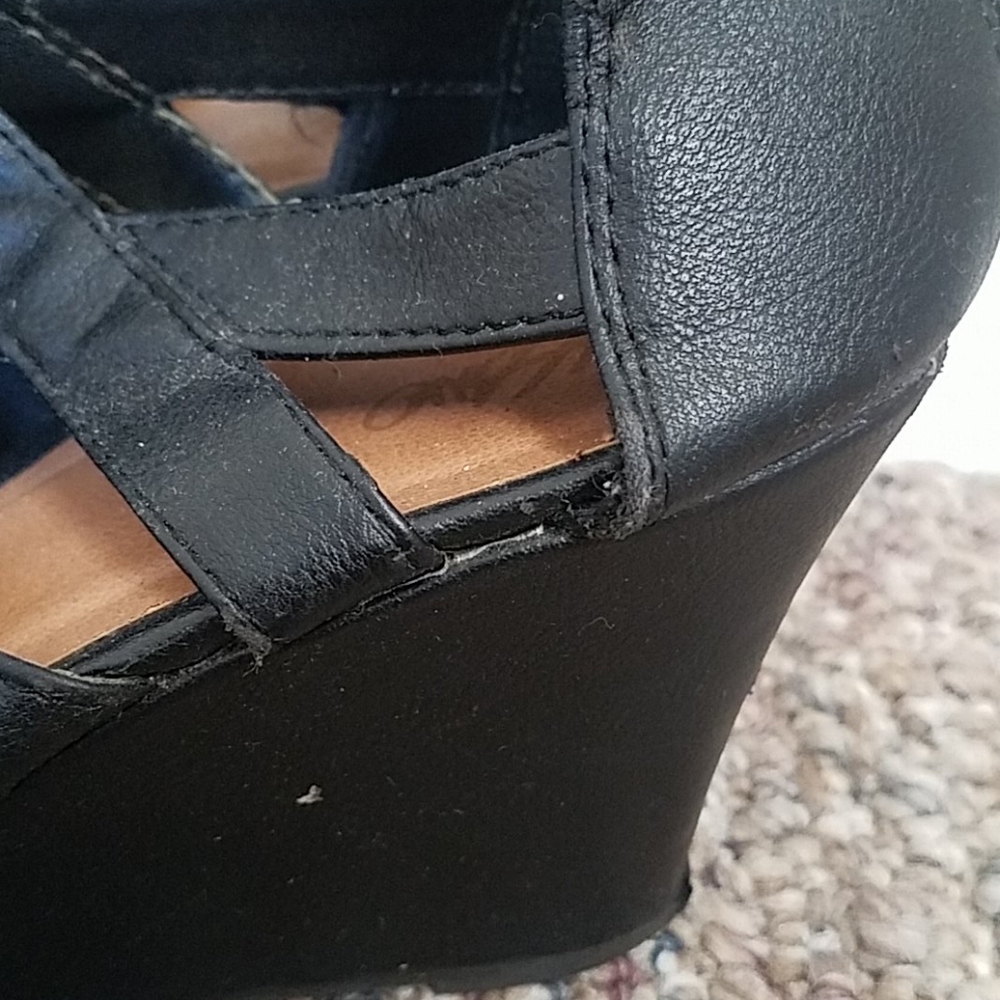 Mossimo Heels - Picture 2 of 2